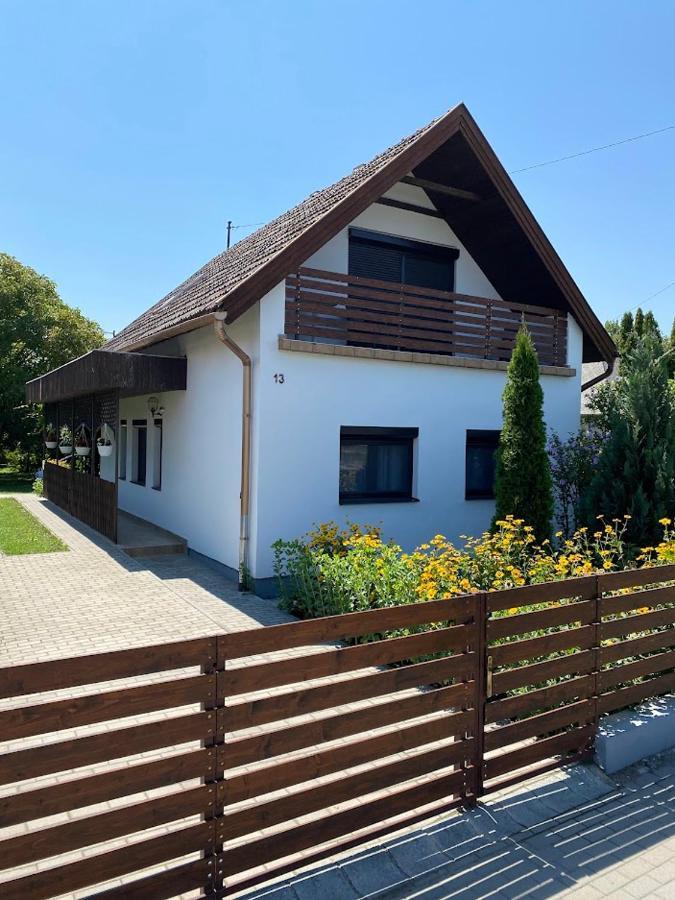 Marica Apartman Балатонфеньвеш Экстерьер фото